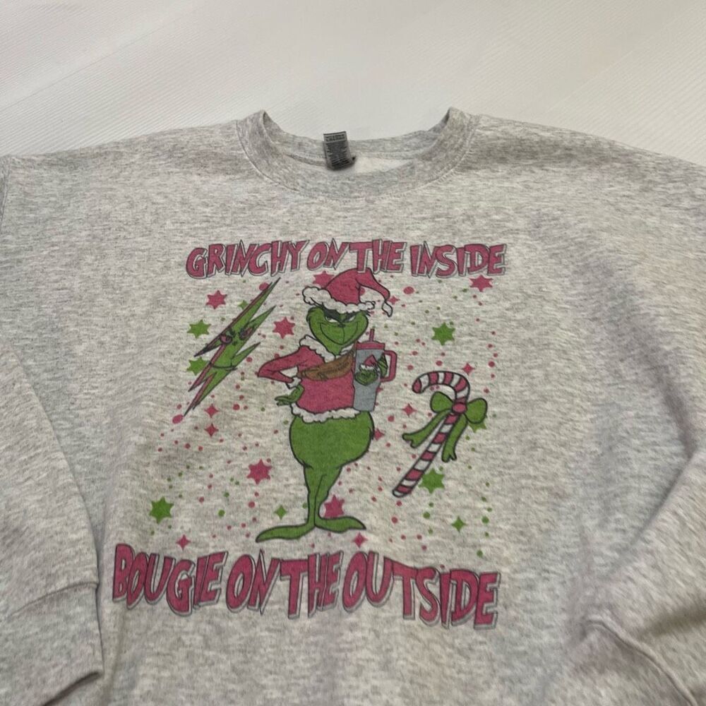 Gildan Heavy Blend Grinch Grey Sweatshirt Size Large